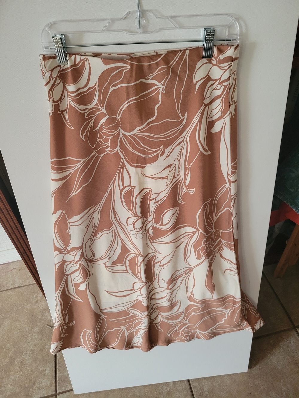 Flower-Print Midi Slip Skirt in Cream and Tan